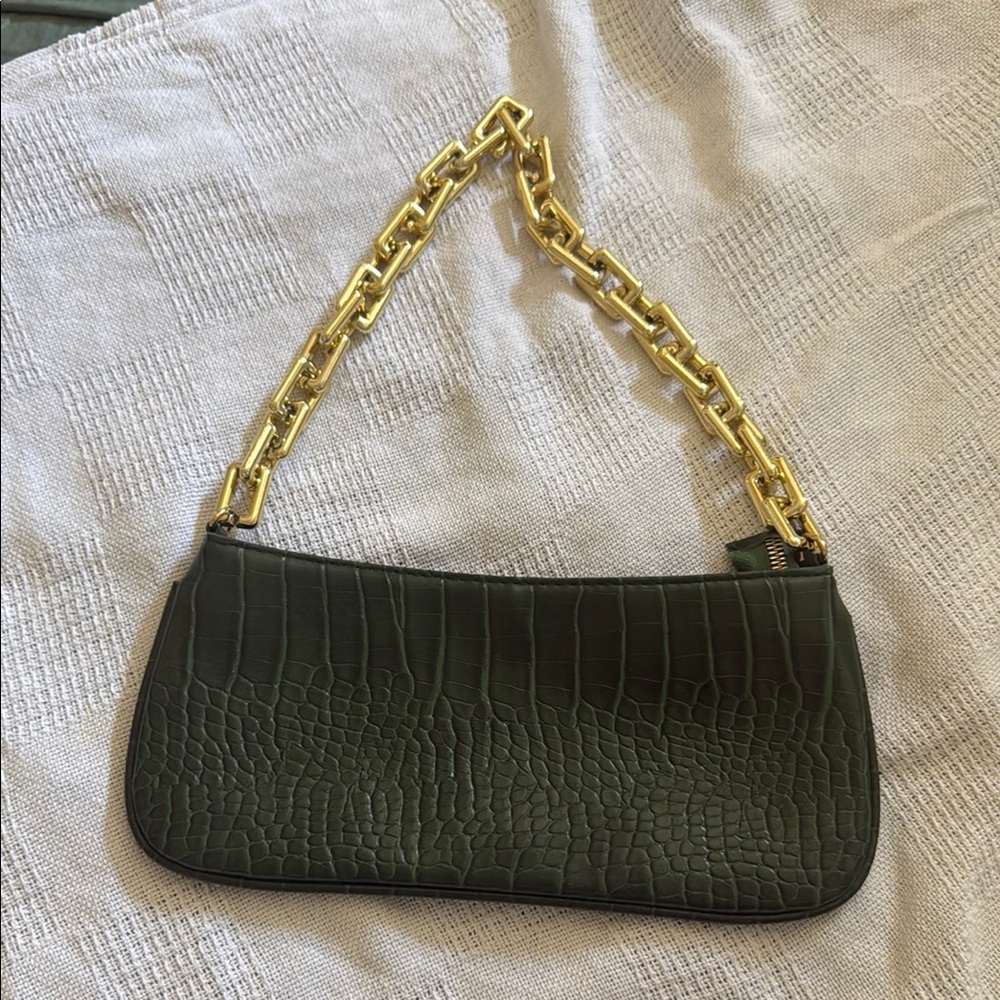 Elegant Green Croc-Embossed Women's Bag with Gold Chain